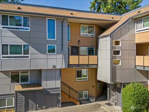 Roosevelt Way Ne, Seattle, WA 98125