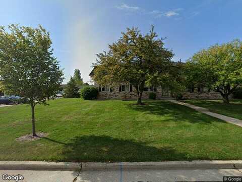 W Whitnall Edge Dr, Unit 104, Franklin, WI 53132