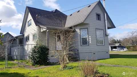 2Nd Street, Cosmopolis, WA 98537