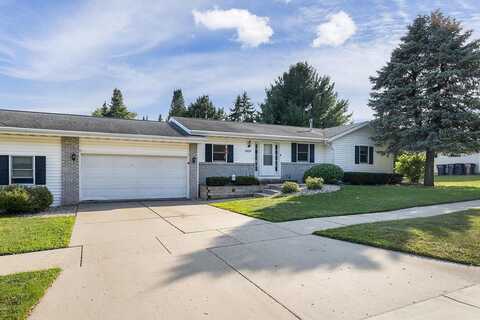 Bond Place, Janesville, WI 53548