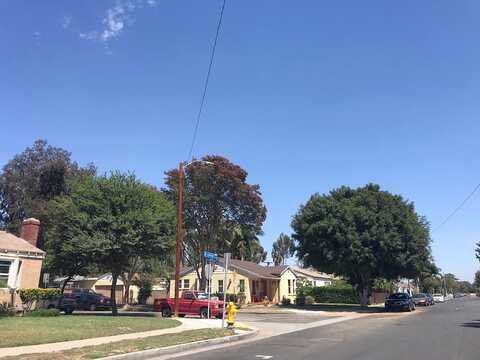 Louise, LYNWOOD, CA 90262
