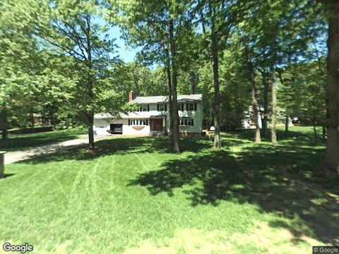 Maple Vale, WOODBRIDGE, CT 06525