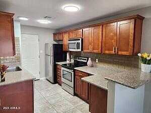 E Brill Street 1, Phoenix, AZ 85008