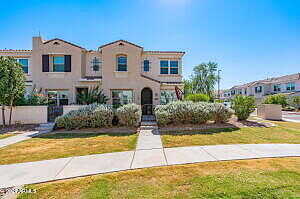 S Sabrina Drive 71, Chandler, AZ 85248