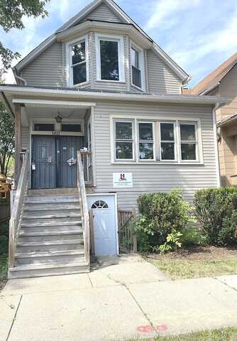 W Walton Street, Chicago, IL 60651