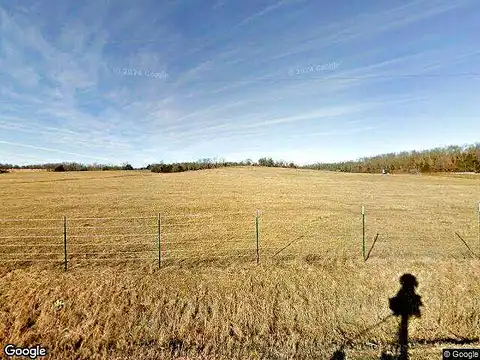 N Lawrence 2037 Road N, Miller, MO 65707