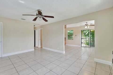 6Th, RIVIERA BEACH, FL 33404