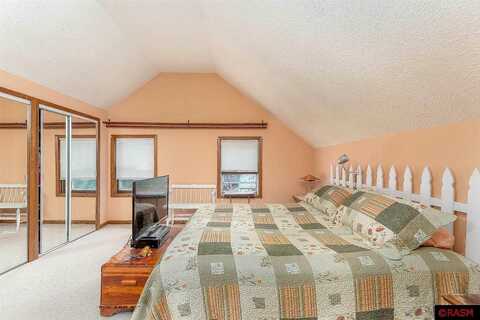 240Th, MANKATO, MN 56001