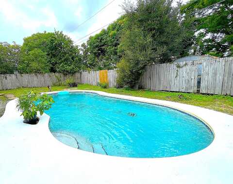 38Th, LAUDERDALE LAKES, FL 33309