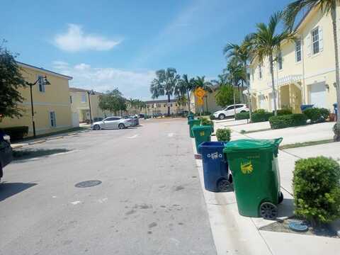 40Th, LAUDERHILL, FL 33313