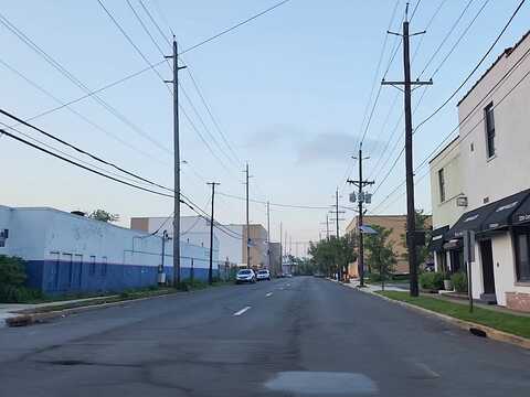 Dean, ENGLEWOOD, NJ 07631