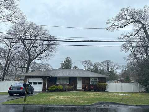 Cedar St, RONKONKOMA, NY 11779