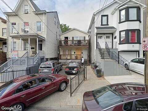 12Th, PATERSON, NJ 07501