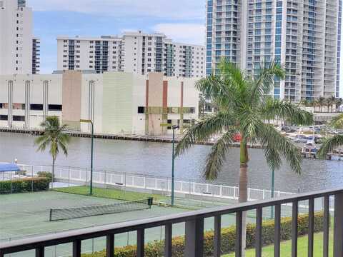 Leslie Dr, Hallandale Beach, FL 33009