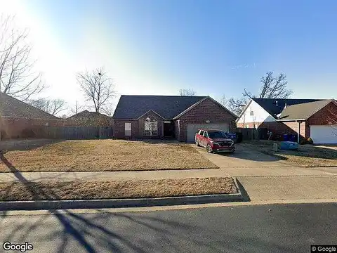 Sw Hawthorne Street, Bentonville, AR 72712