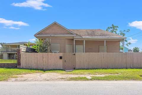 Avenue Q 1/2, GALVESTON, TX 77551