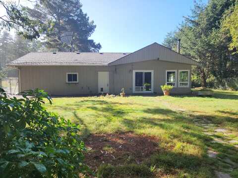 Hillside Acres, GOLD BEACH, OR 97444