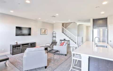 Jacquelyn, PETALUMA, CA 94952