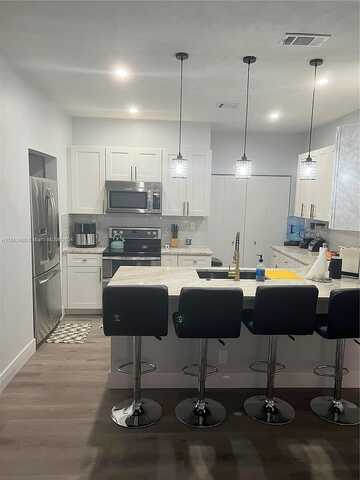 Avon, NORTH LAUDERDALE, FL 33068