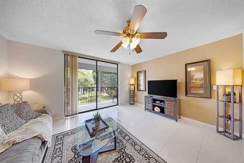 Las Verdes Cir, Delray Beach, FL 33484