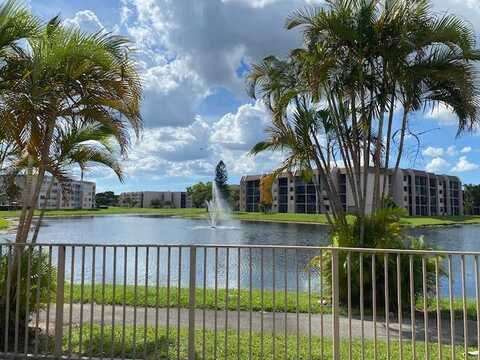 Sunrise Lakes Blvd, Sunrise, FL 33322