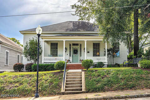 Tatnall Street, Macon, GA 31201