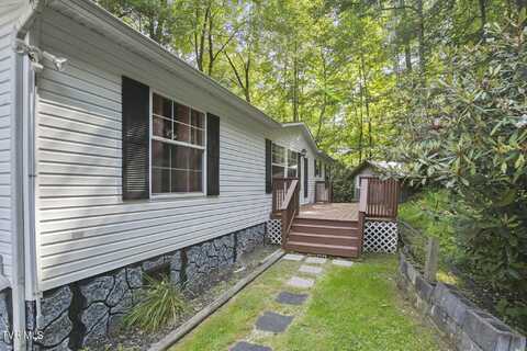 Southeast Hillcrest Drive, Norton, VA 24273