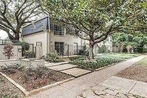 Fleetwood Oaks Avenue, Dallas, TX 75235