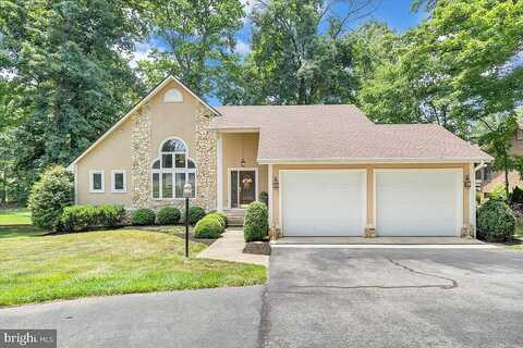 Cross Harbour Drive, Penhook, VA 24137