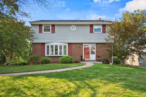 Benden Cir, Murrysville, PA 15668