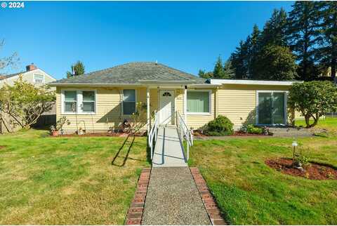 Harrison Dr, Astoria, OR 97103