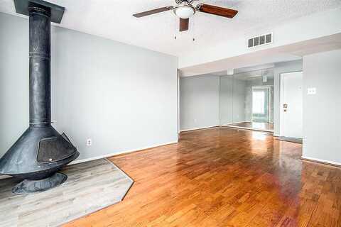 Walnut Bend Lane, Houston, TX 77042