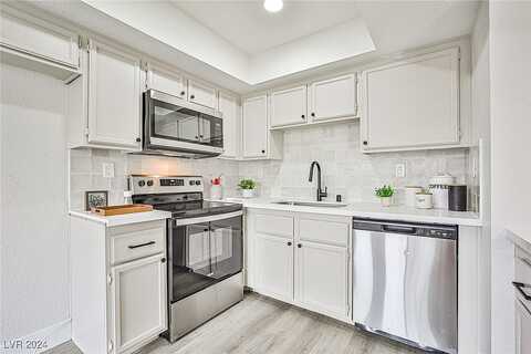 Beaver Creek Court, Las Vegas, NV 89117