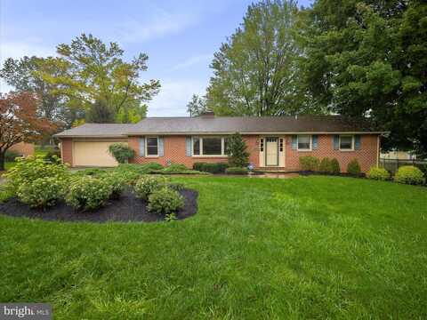 Sherwood Drive, Chambersburg, PA 17201