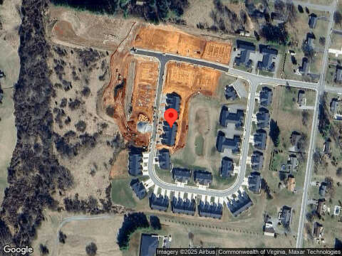 Villa Oak Cir, Bedford, VA 24523