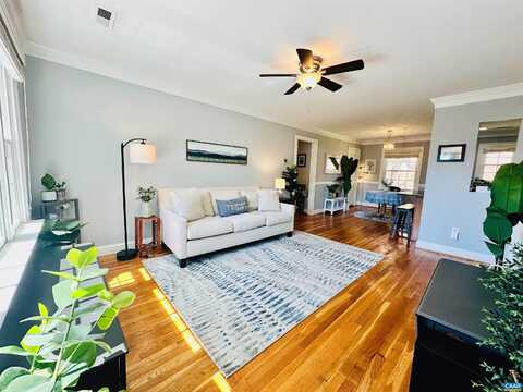 Hessian Hills Rdg # Apt 4, Charlottesville, VA 22901