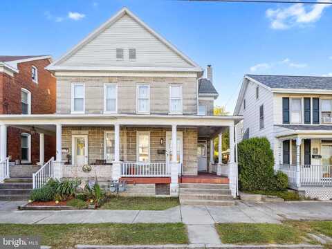 1/2 Broadway, HANOVER, PA 17331