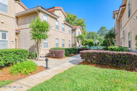 La Vista Circle, Jacksonville, FL 32217