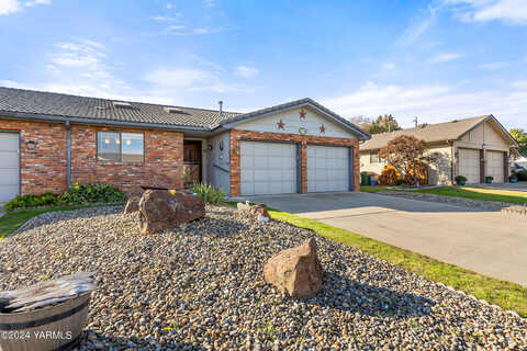 Madera Way, Yakima, WA 98908