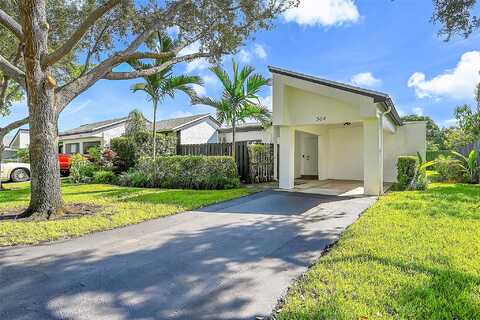 Fairway Cir, Weston, FL 33326