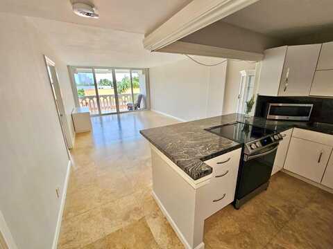 S Ocean Dr, Hallandale Beach, FL 33009