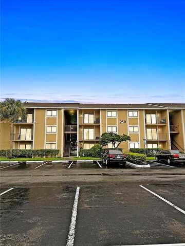 Palm Cir W, Pembroke Pines, FL 33025