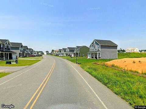 Woodridge Dr, SHIPPENSBURG, PA 17257