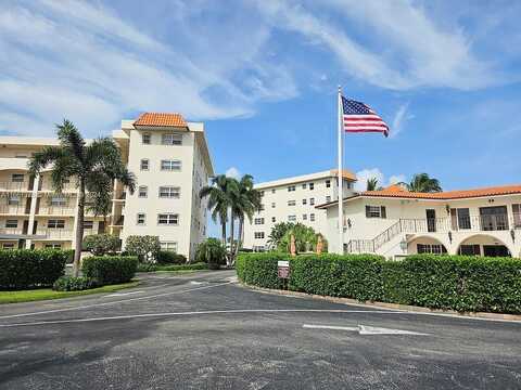 Yacht Club Dr, North Palm Beach, FL 33408