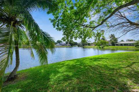 Lakeview Dr, Coral Springs, FL 33071