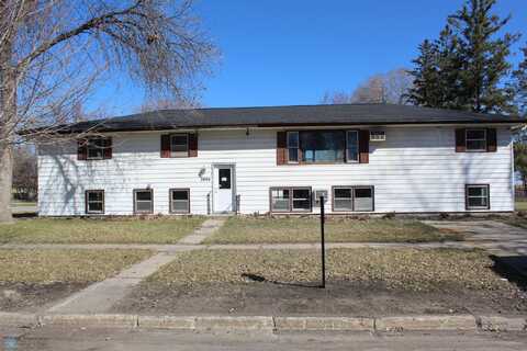 N 8Th Avenue N, Moorhead, MN 56560