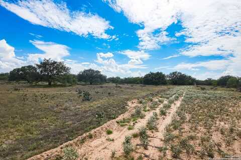 County Road 660, Devine, TX 78016