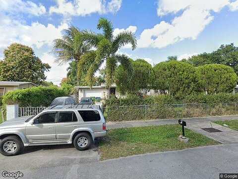 1St, LAUDERHILL, FL 33311