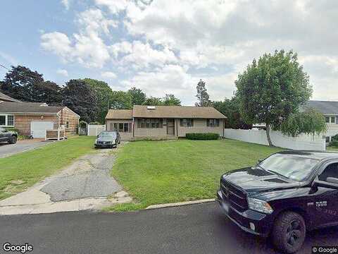 Mckinley, ISLIP TERRACE, NY 11752