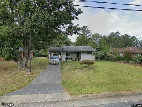 Court, WAYNESBORO, VA 22980